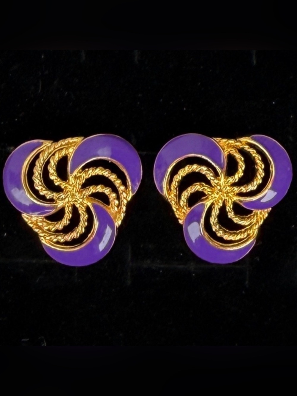 Beautiful, vintage, goldtone, purple enamel costume pierced earrings